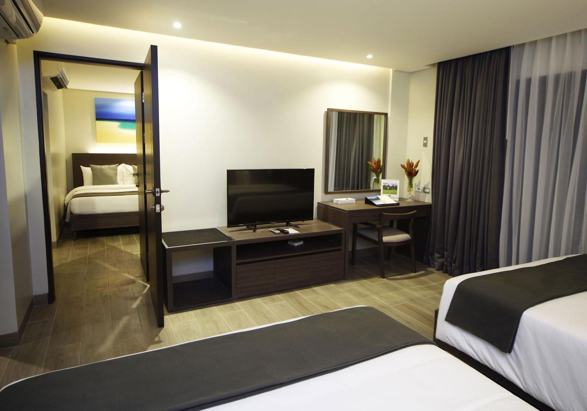 Fairways And Bluewater Boracay Hotel Balabag  Стая снимка